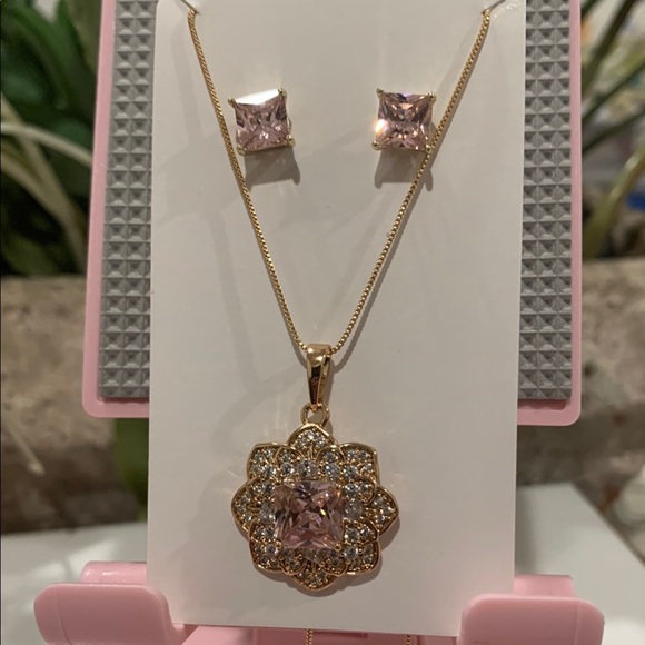 Elegant Gold and Pink Jewelry Set - Picture 1 of 4